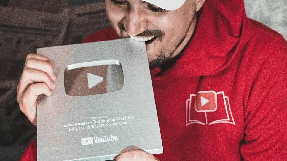 La plaque YouTube des 100 000 abonnés